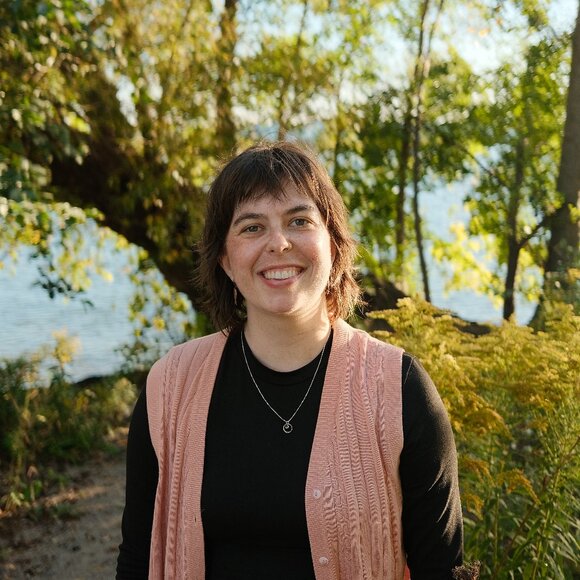 Meet your Posher, Marnie - Picture 1 of 3